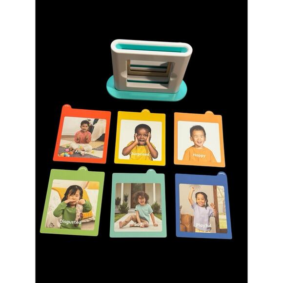 Lovevery Emotion Match Mirror & Card Set The Enthusiast Play Kit Complete Toy - Picture 12 of 15